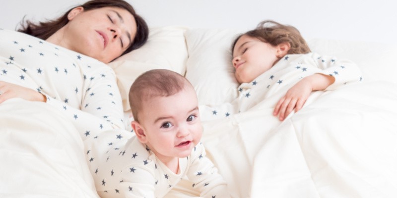 Schlafprotokoll Baby selber machen: So klappt das Durchschlafen