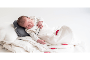 Baby sleeping in a Zizzz sleeping bag