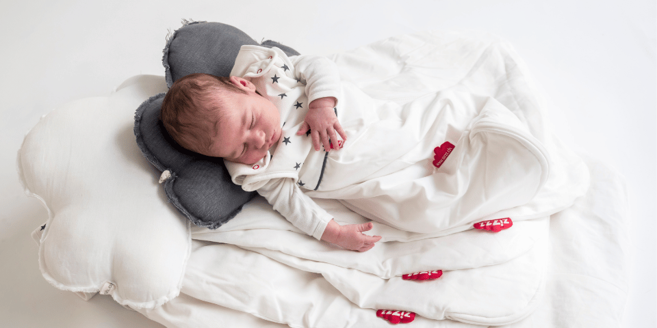 Bébé endormi dans sa gigoteuse Zizzz